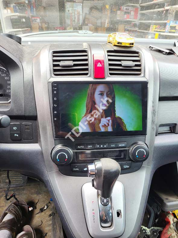 автомагнитола Honda C-RV - купить в Южно-Сахалинске с установкой - автомагнитолы